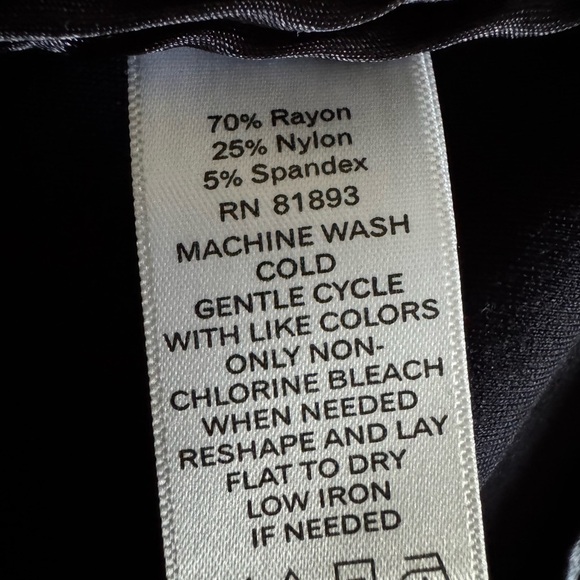 Dialogue Women's Navy Jacket Size 2x-3/4 sleeve with button detail on sleeve - Picture 4 of 5